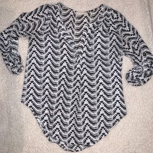 Lush Black and White Patterned Top - 3/4 Sleeve Split Neck - Women’s Small